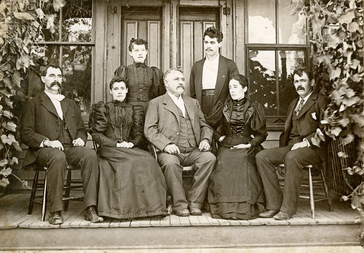 John Winkler and Children at the Denver House, McFarland, Kansas